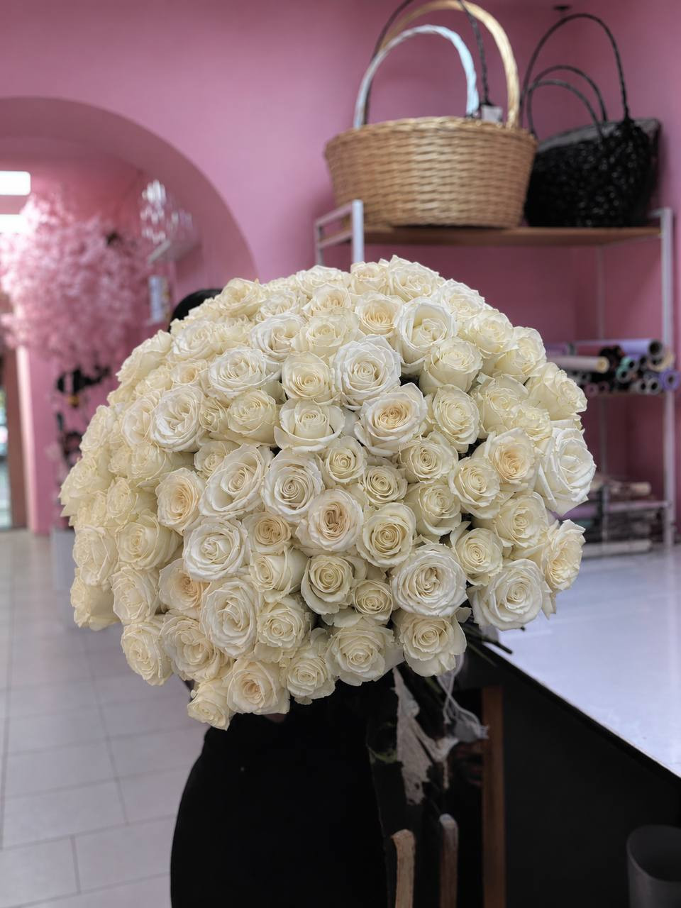Букет из 151 розы. Состав: 151 роза